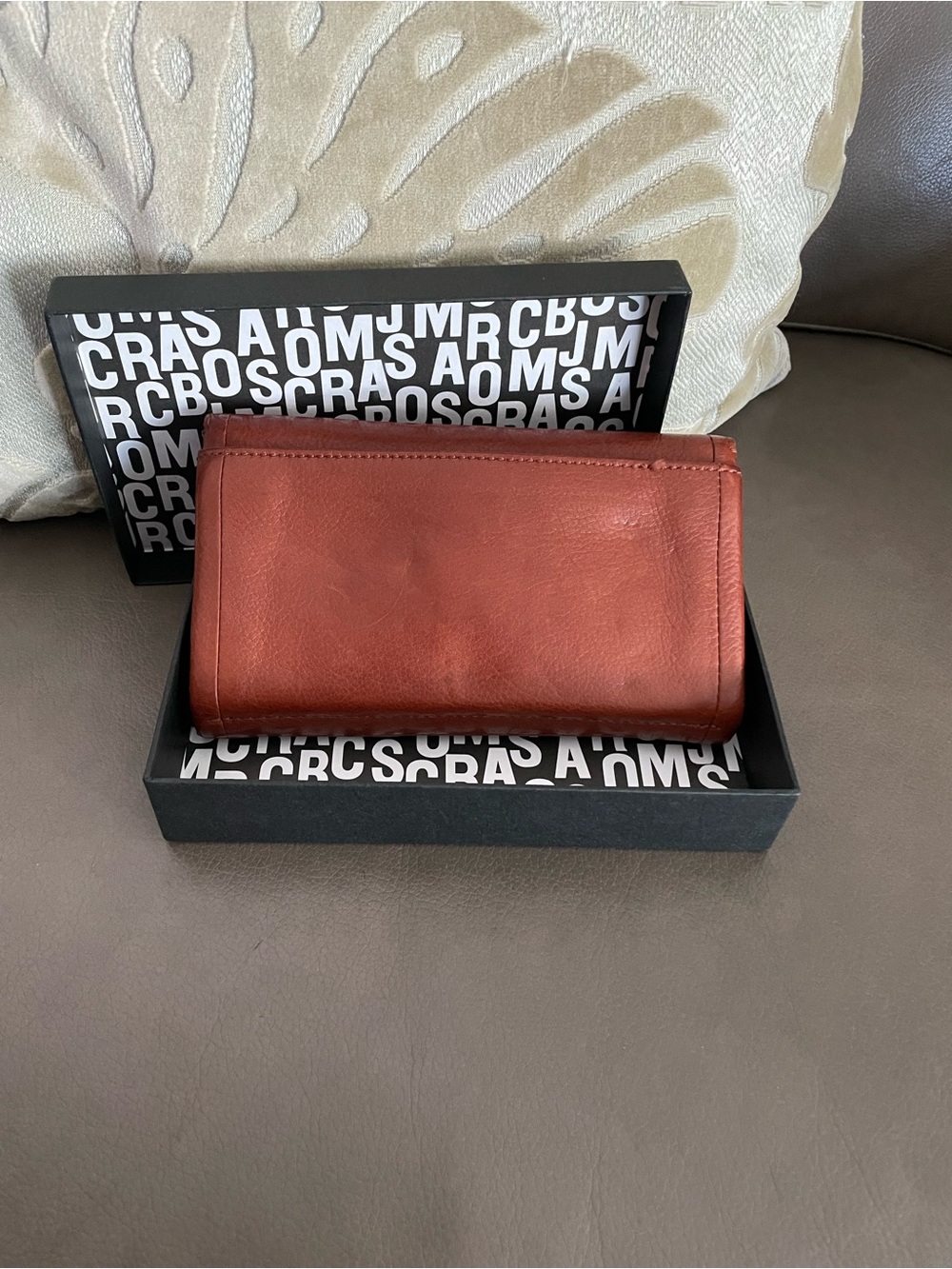 Marc By Marc Jacobs Rust Red Leather Turnlock wallet/clutch. - Picture 2 of 4